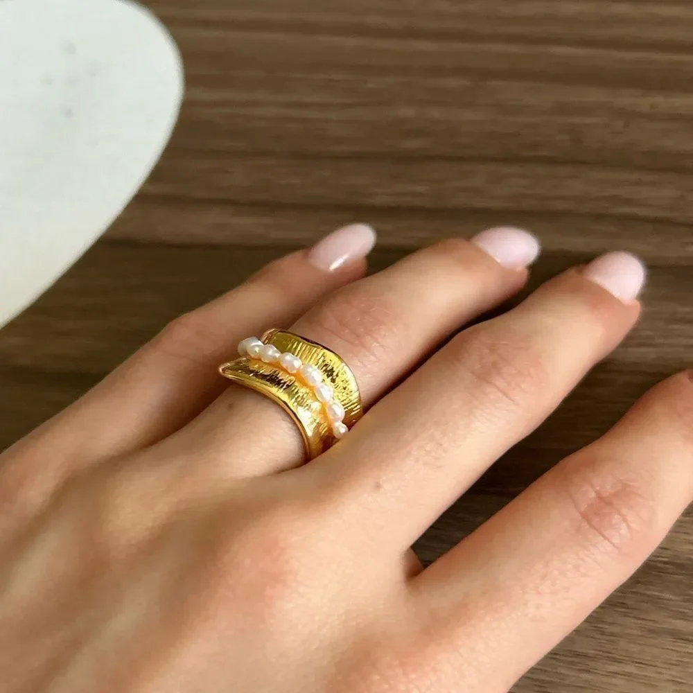 Gold and Pearl Ring Q435